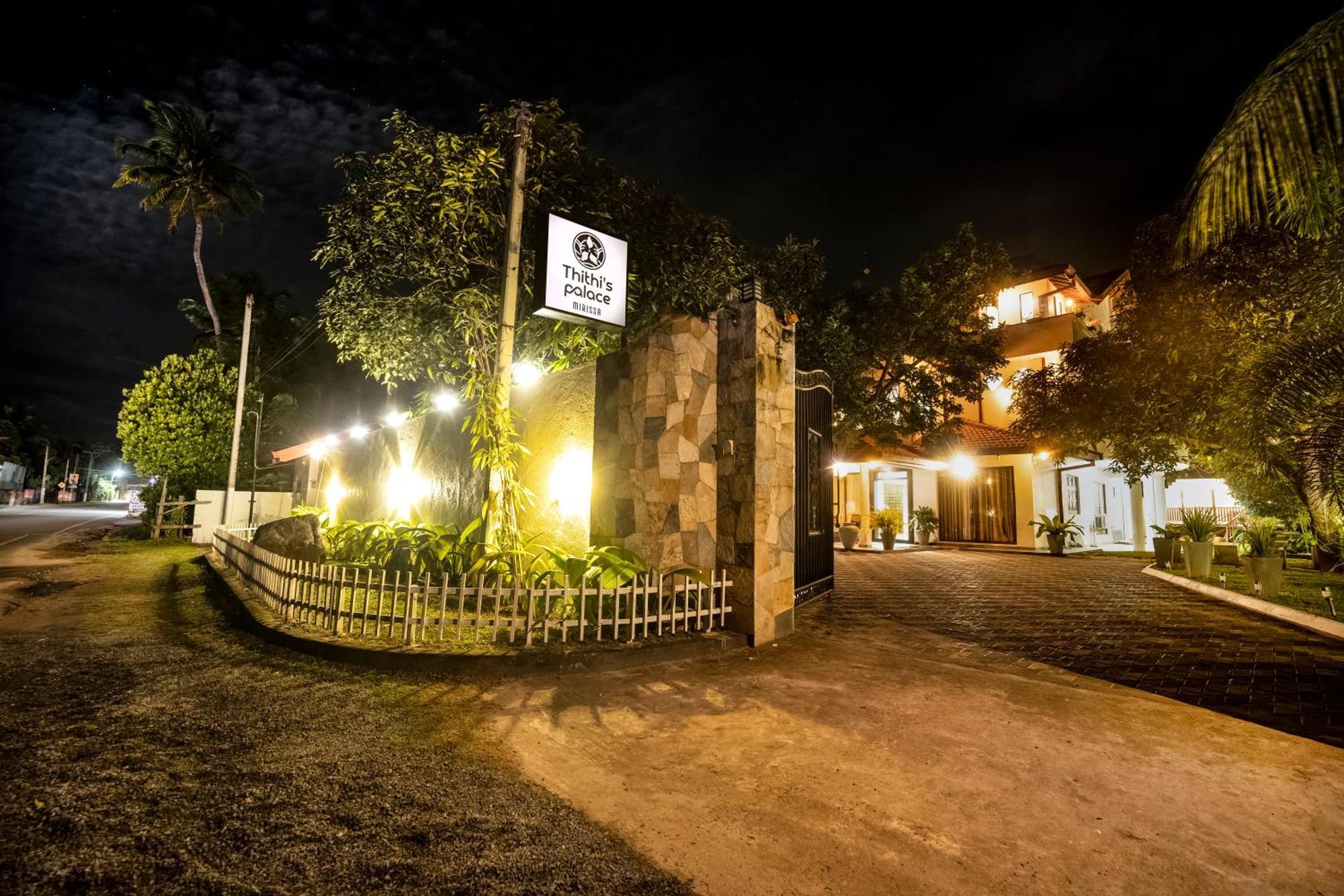 Thithi'S Palace Mirissa Exterior foto